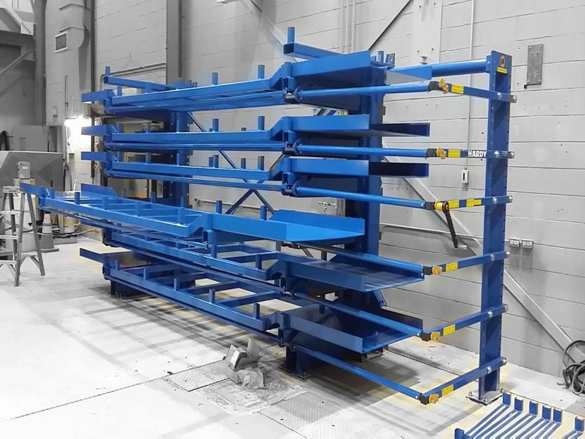 Étagère cantilever à profilés
